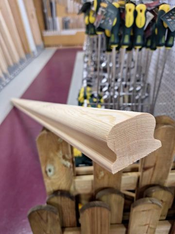 PASAMANO PINO 67*45*3000